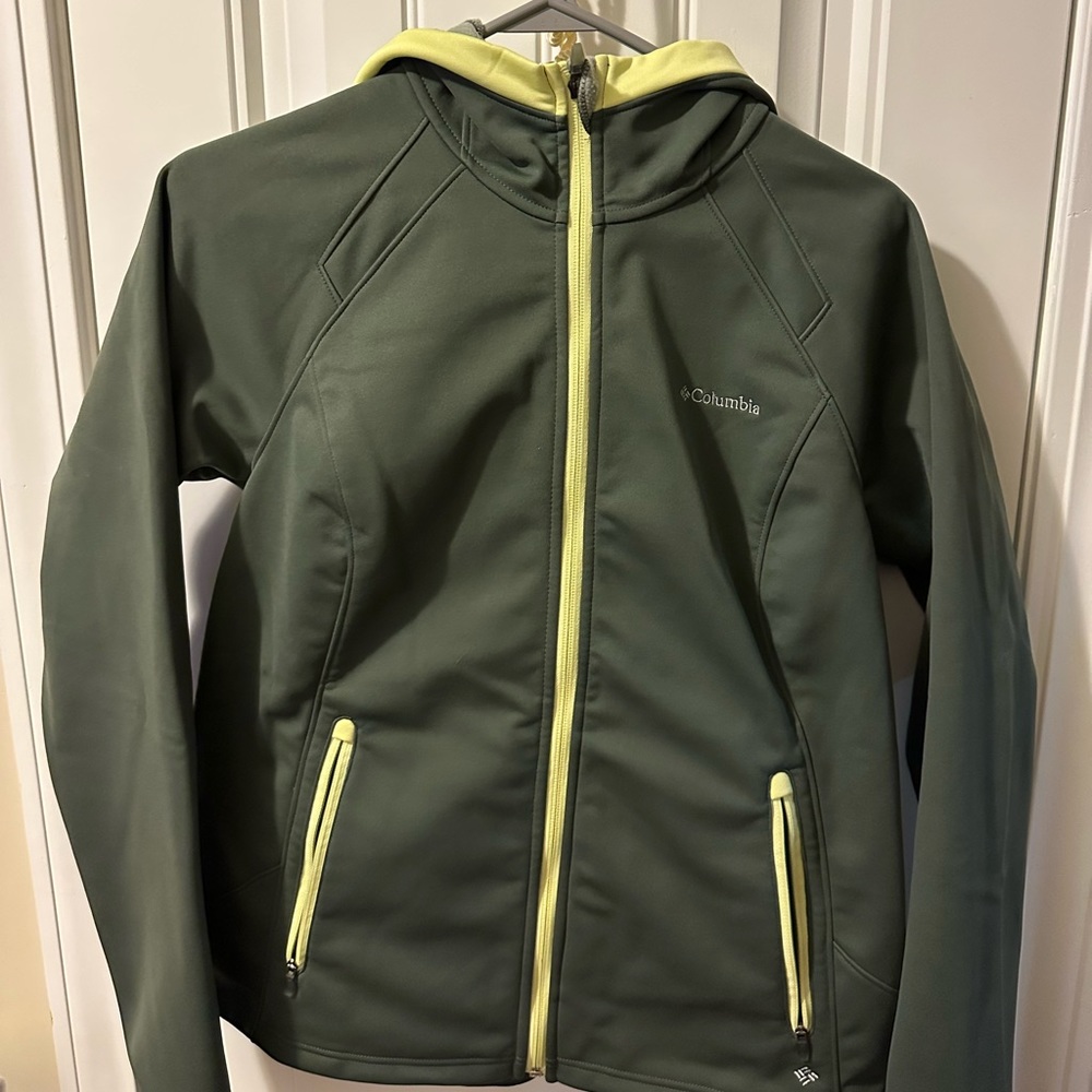 Columbia women’s jacket size medium green